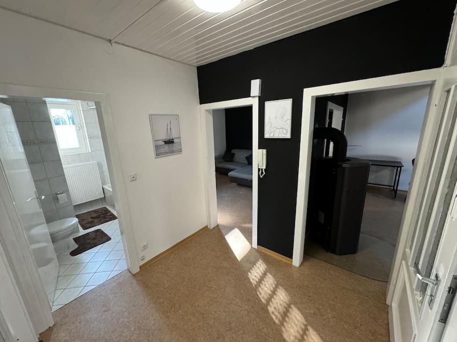 Ferienwohnung-viel Platz-grosser Eingezaeunter Garten-vollausgestattete Kueche-wallbox Kuenzell