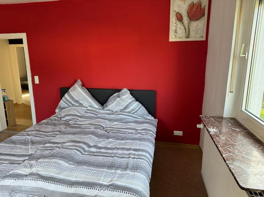 Apartment Ferienwohnung-viel Platz-grosser Eingezaeunter Garten-vollausgestattete Kueche-wallbox